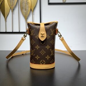 Louis Vuitton Fold Me Pouch